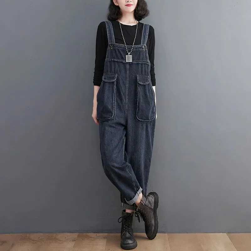 Korean version Denim Overalls Womens Autumn/winter 2025 New Solid color Large pocket Loose Straight Leg Jumpsuit Pants Female M260323