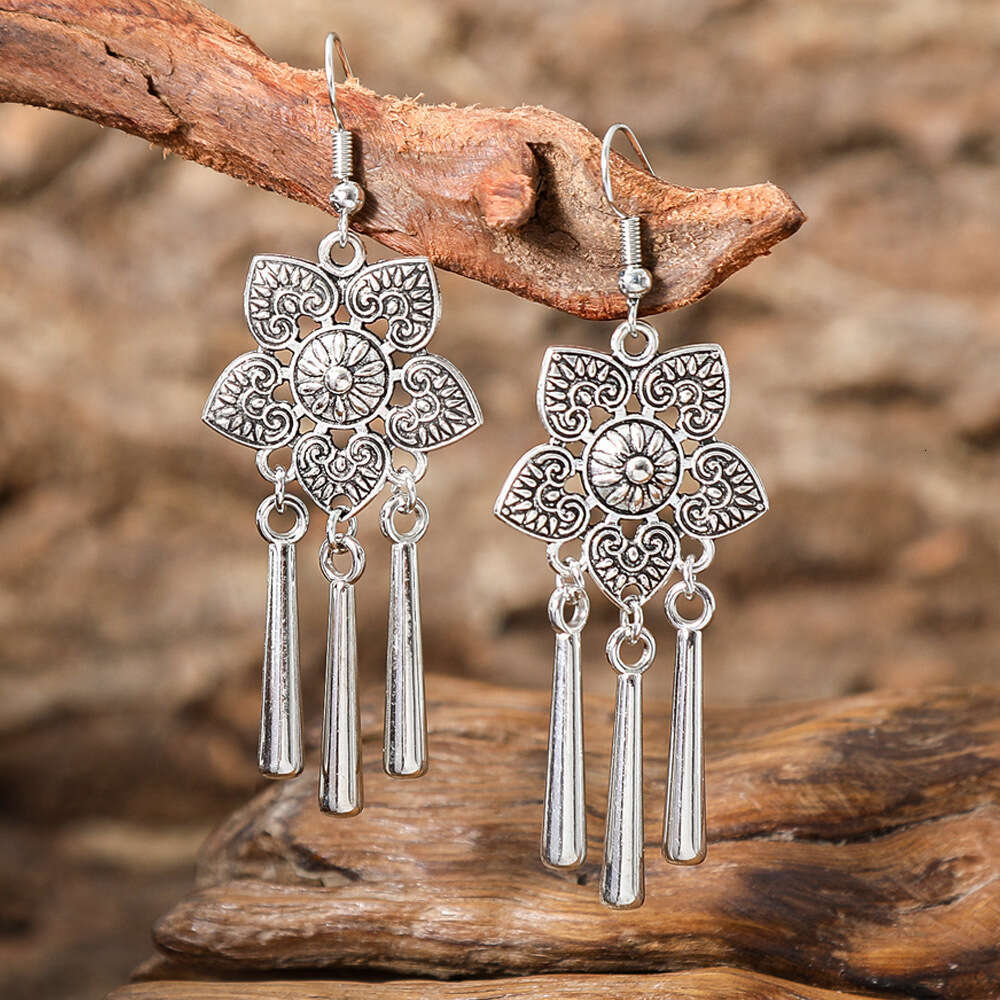 New accessories: floral Miao Bohemian alloy earrings, ethnic style popular earrings wholesale