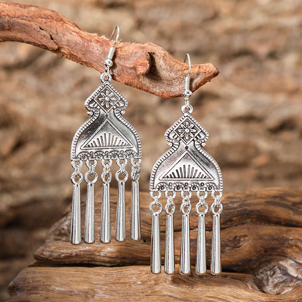 New accessories: floral Miao Bohemian alloy earrings, ethnic style popular earrings wholesale