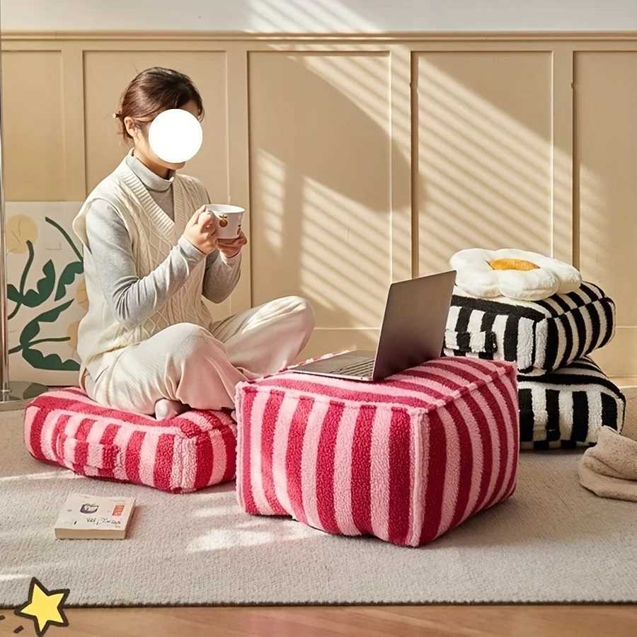 A dopamine color matching home cushion with multiple styles suitable for bedrooms living rooms balconies H260323