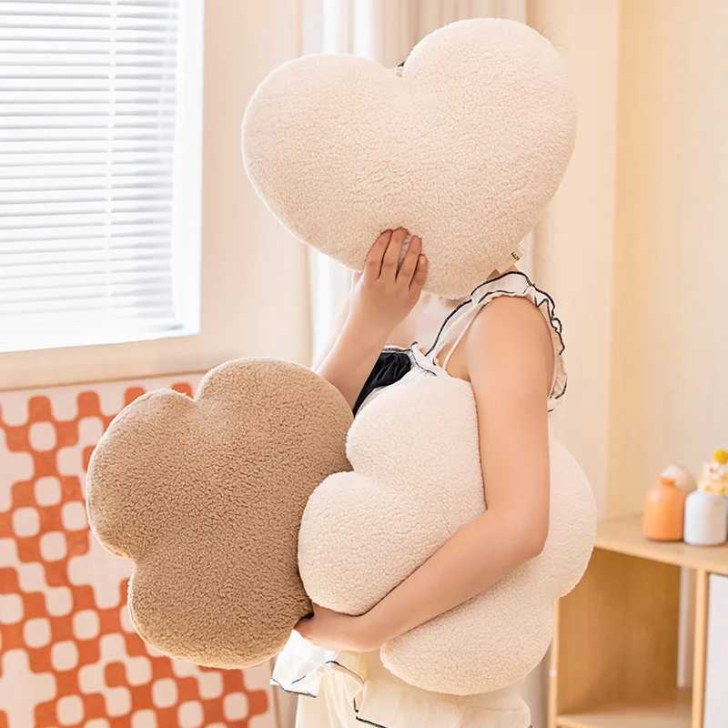INS Plush Hear Throw Pillow Cute Clover Soft Doll Home Sofa Decoration Pillow Cushion Kids Toys Birthday Gift H260323