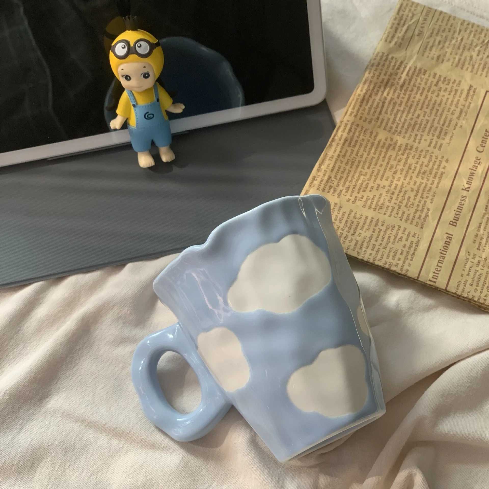 Ins style small fresh hand squeezed mug with high appearance drinking cup creative ceramic cup H260323