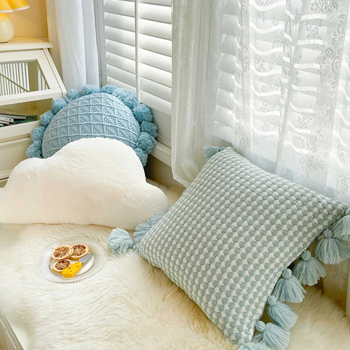 1pc Cute Cloud Pillows Clouds Shaped Throw Pillows Singular Shape Design White Cloud Throw Pillow Decorative For Living H260323