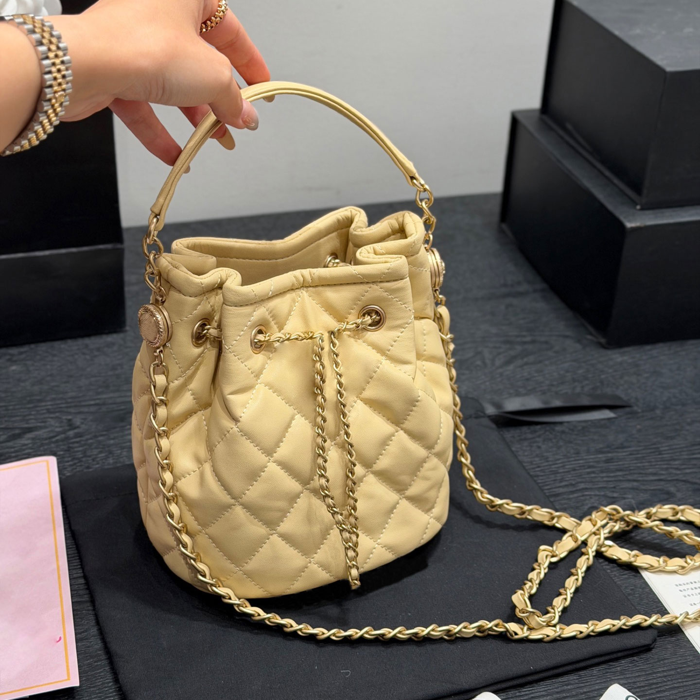 Luxury Women's Mini Quilted Bucket Bag 10A Lambskin Drawstring Tote Gold Coin Chain Crossbody Bag Designer Drawstring Handbag Nano Size Lucky Bag