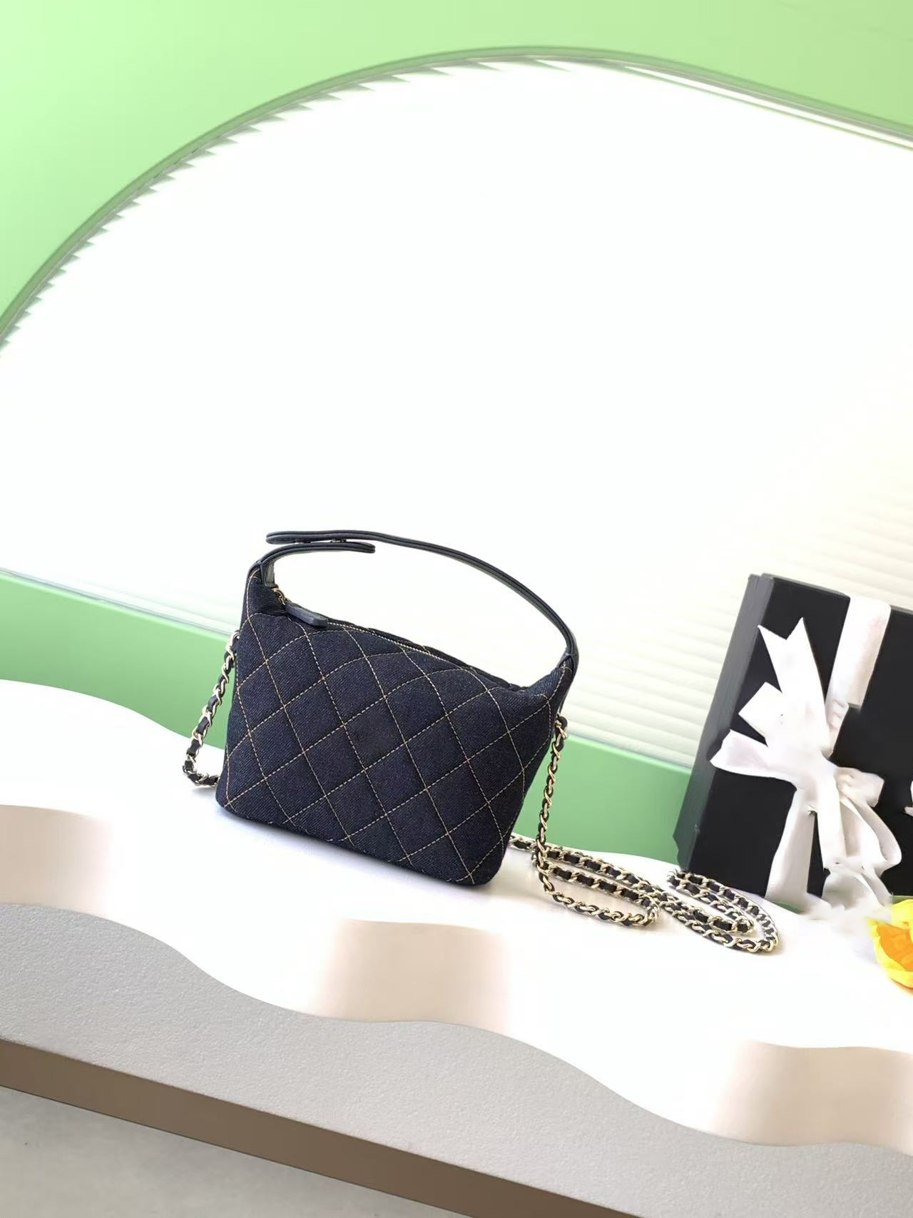 10A Top Quality Elegant, Exquisite, Fashionable, Comfortable, Generous, Beautiful, Stylish, Versatile Women's Bag