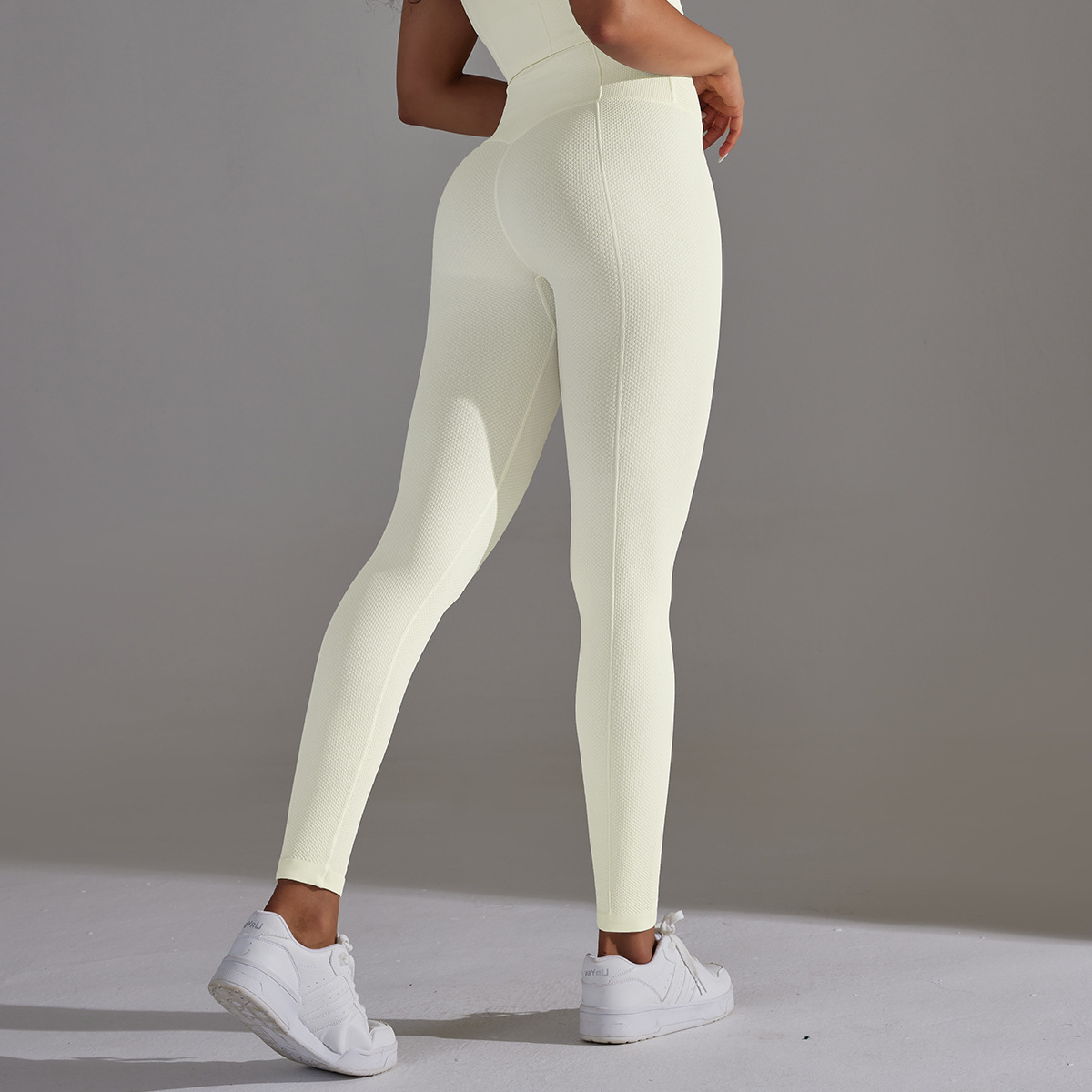 Seamless Knit Polka Dot Jacquard High-Waisted Butt-Lifting Leggings Running and Fitness Set for Women