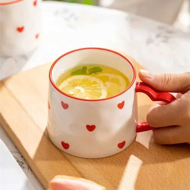 Ceramic Mug Creative Cute Hand-Painted Love Heart Coffee Cup Milk Oatmeal Breakfast Afternoon Tea Cup Valentines Day Present H260323