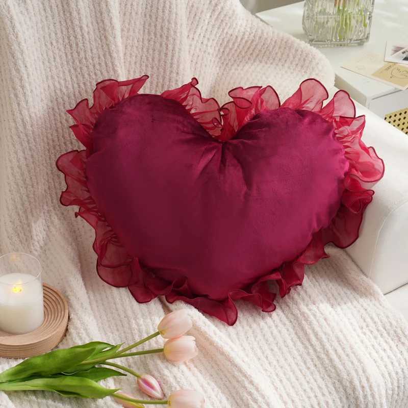New Ruffled Love Pillowcase Heart-shaped Sofa Bed Waist Cushion Cover Cute Home Kidss Room Wedding Valentines Day Decoration H260323