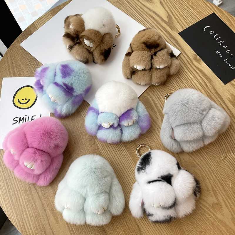 Classic Women's 10cm Faux Fur Bunny Keychain, Round Plush Animal Bag Charm, Car Key Ring Decoration - view 5