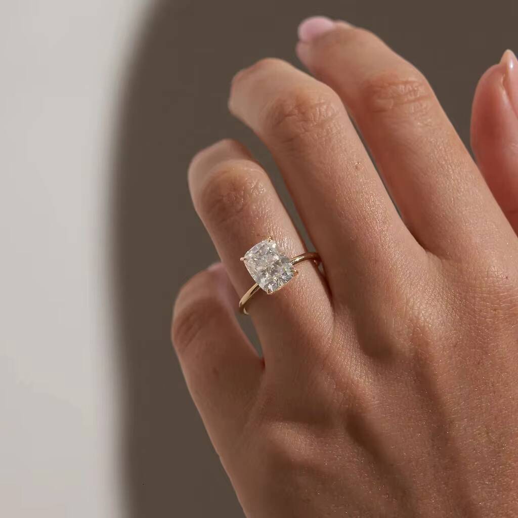 VVS 18k White Gold Lab Grown Diamond Ring IGI Certified for Women Engagement Brilliant Custom Size Ring
