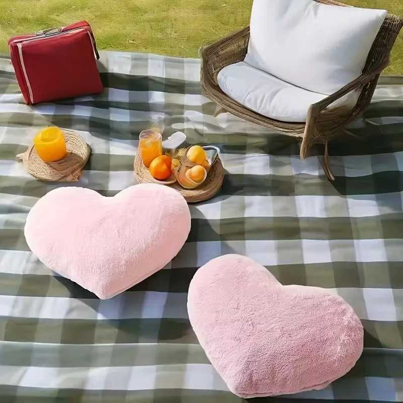 3040cm Soft Pink Heart Pillow Cute Decorative Cushion for Valentines Day Birthday Gift Indoor Office Sofa Bed Waist Support H260323