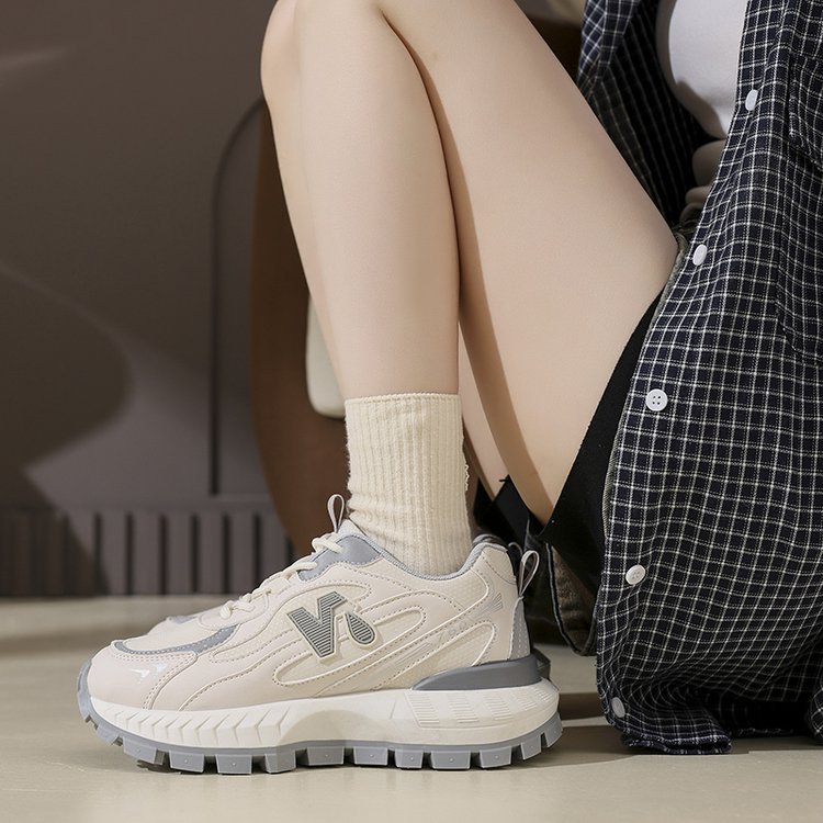 2026 Hot casual and fashionable versatile sports designer shoes anti slip breathable comfortable student running sneakers for women