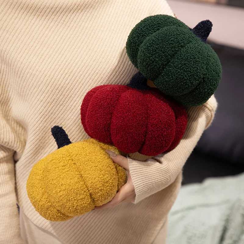 Cute Pumpkin Throw Pillow/Cushion 3D Holiday Pillow Polka Dot Pumpkin Pillow Fluffy Filling Pillow Plush Pillow Holiday H260323