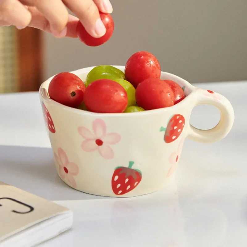 300ML Ceramic Mugs Hand Pinched Irregular Mug Hand-painted Strawberry Flower Coffee Cup Breakfast Milk Afternoon Tea Cup Gift H260323