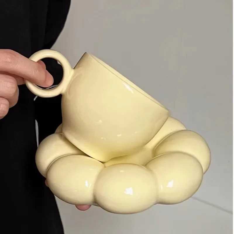 Ceramic Cloud Coffee Mug Sets Creative Flowers Saucer Mug Exquisite Office Afternoon Tea Cups Kitchen Drinkware Home Accessories D260323