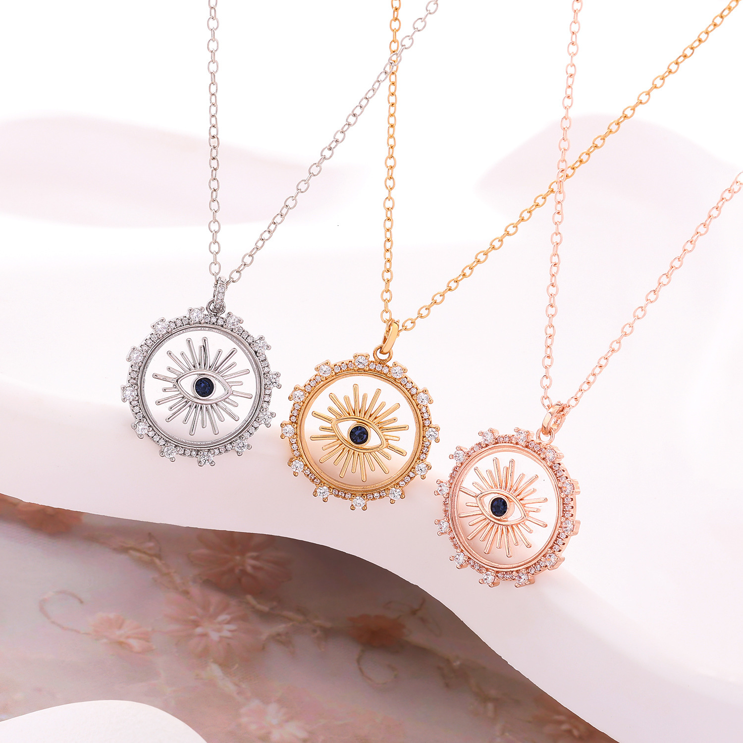 Necklace Hot-Selling Floating Evil Eye Necklace Hummingbird Pendant Necklace Creative Design Copper Inlaid With Zircon Hip-Hop Necklace