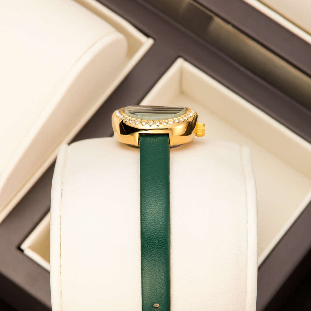 Elegant Small Dial Ins-style Green Leather Strap Women's Fashion Watch with Diamond Encrusted