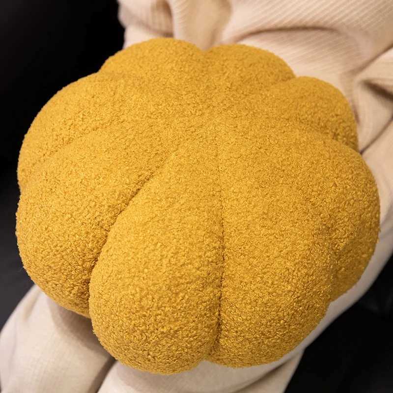 Cute Pumpkin Throw Pillow/Cushion 3D Holiday Pillow Polka Dot Pumpkin Pillow Fluffy Filling Pillow Plush Pillow Holiday H260323
