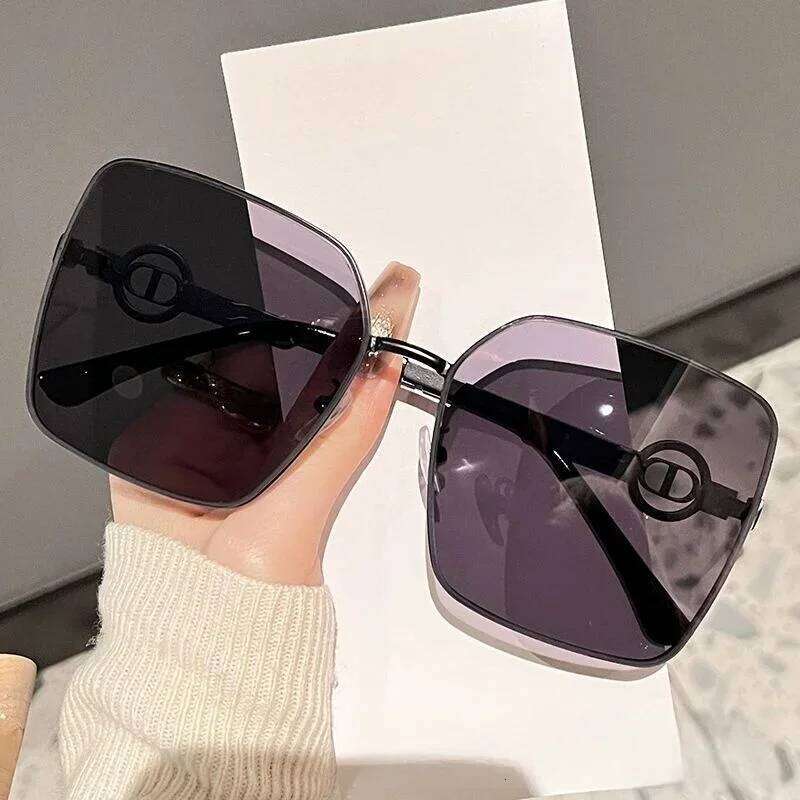 Large Frame Metal Light Luxury Women's Sunglasses New Ds-7981 Fashionable Eyewear For Stylish Protection