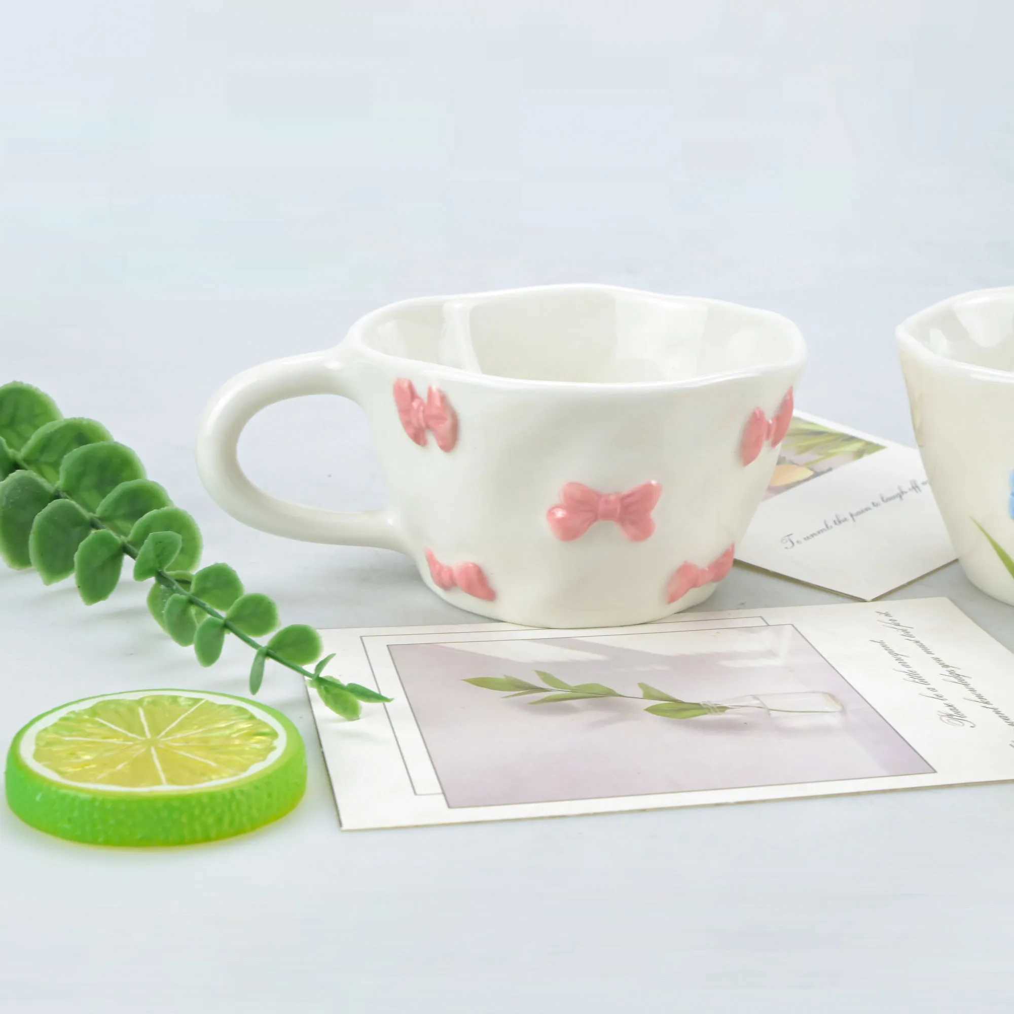 1pcs Irregular hand drawn underglaze color relief blue daisy pink bow ceramic mug water cup H260323