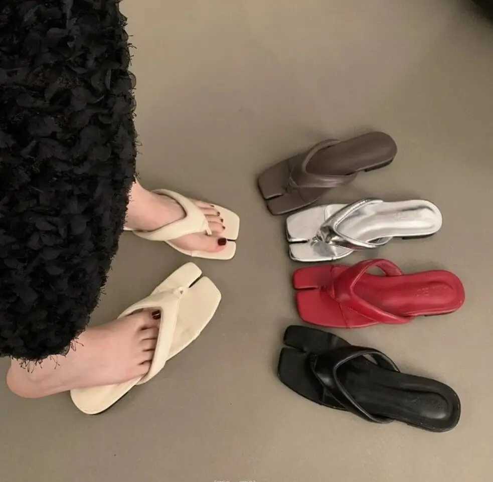 Tabi Ninja Shoes Woman Comfy Flats Split Toe Slippers Soft Bottom Slip On Beach Flip-Flops Women Summer Holiday Casual Shoes Z260323