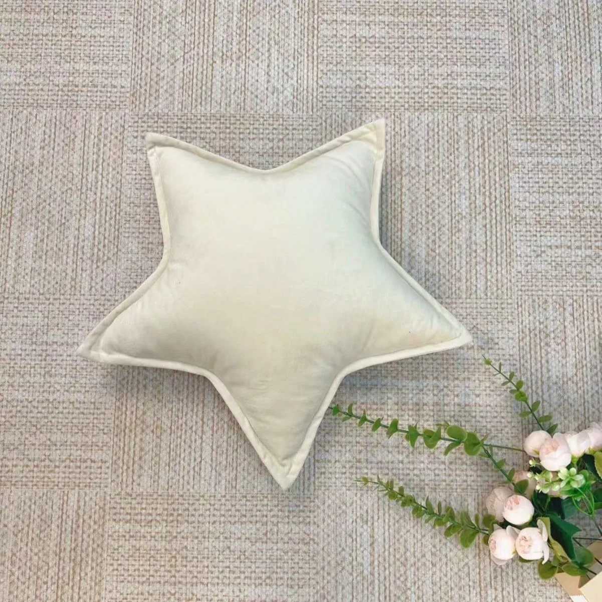 Cute Star-Print Throw Pillow 35 cm Nordic Minimalist Decor Cushion for Sofa Bedroom Nap Time Soft Plush Fill Removable H260323