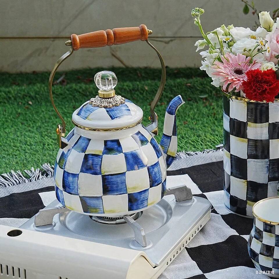 Classic Black And White Checkered Enamel Kettle With Wooden Handle And Diamond Shaped Lid 2.5L Large Capacity Tilted Spout All Season Kettle