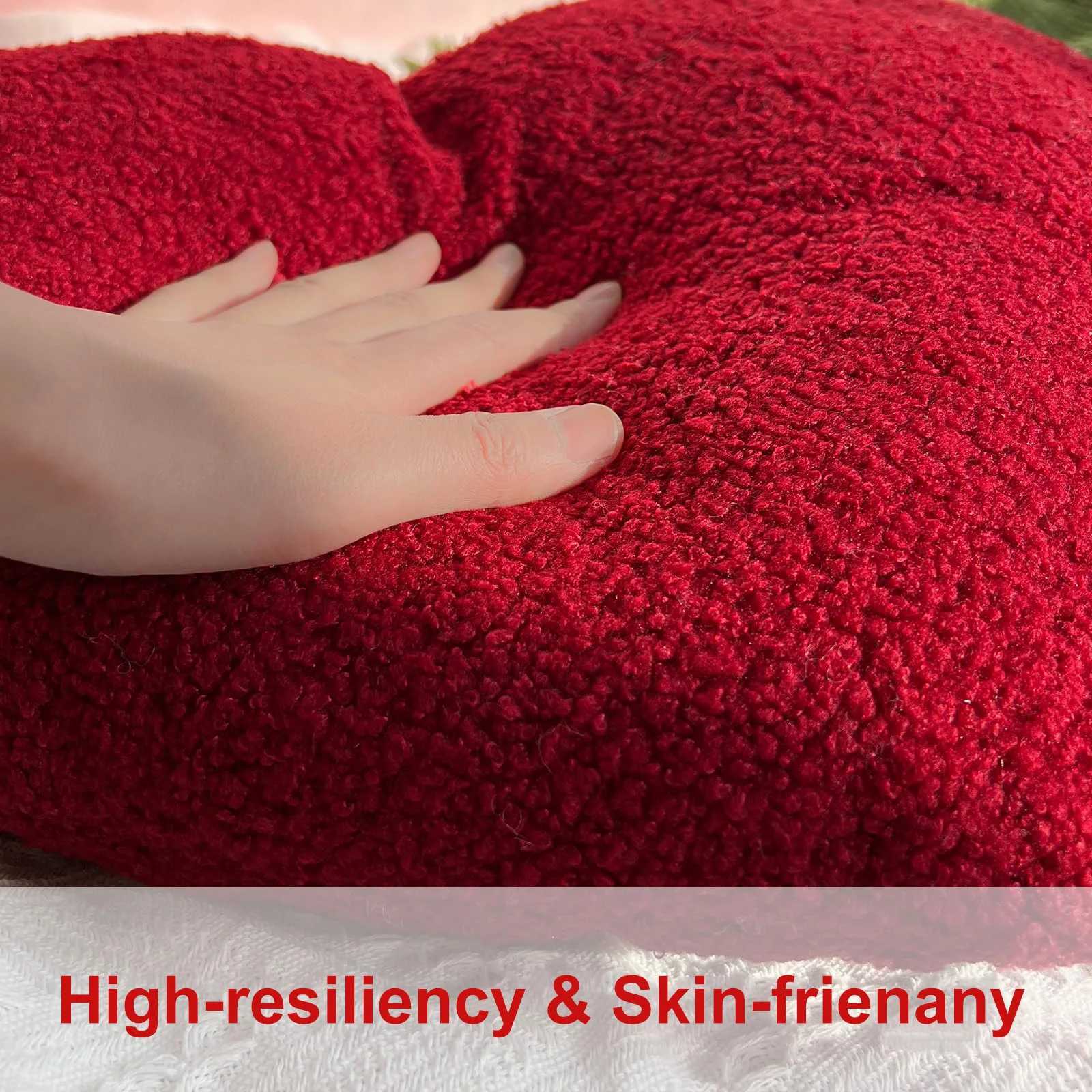 Plush Red Heart Shaped Throw Pillows Festival Supplies Cute Small Fluffy Cushion for Valentines Day Gift Couch Sofa Home Decor H260323