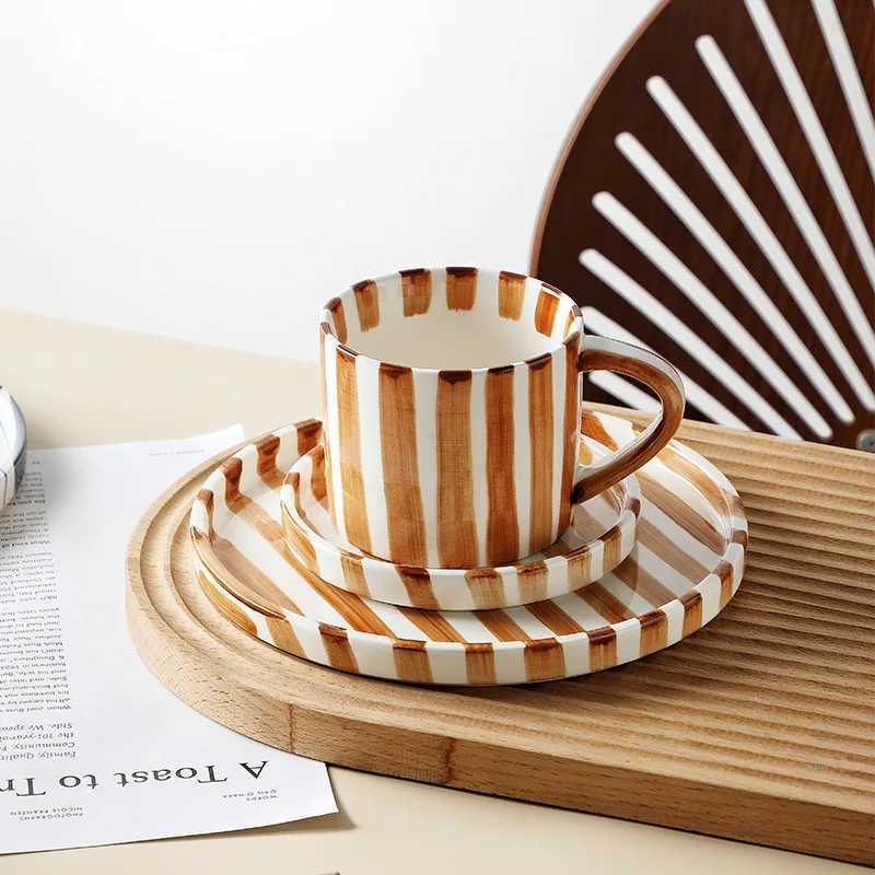 Simple Striped Ceramic Teacup Hotel Caf Porcelain Coffee Cup 280ml Office Mug Breakfast Bread Dessert Mug Gift Table Decoration H260323