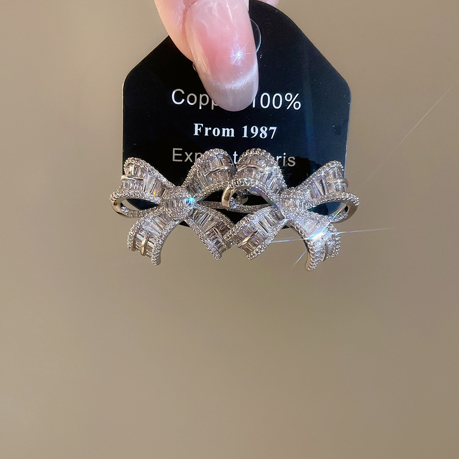 Falling Butterfly Silver Needle Zircon Bow Niche High-End Earrings, Exquisite Daily Commuting Ear Accessories for Women - view 6