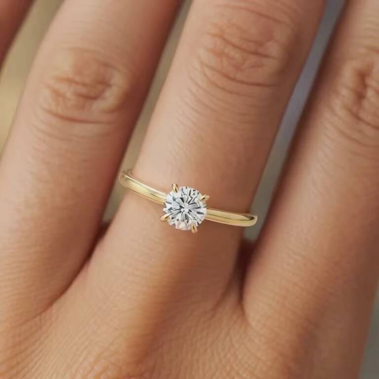 IGI Certified 18K Yellow Gold Diamond Ring Eye-Catching Shine Lab Grown Customizable Gift Ring