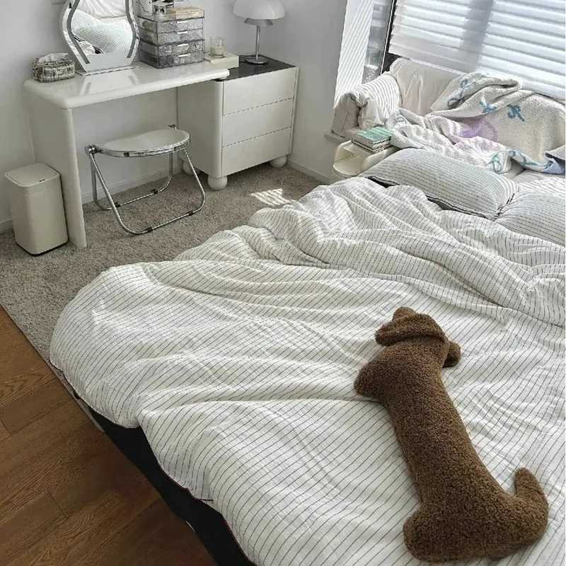 Dachshund Shaped Plush Pillow Fluffy Teddy Fleece Sausage Dog Cushion for Sofa Bed Pet Lover Gift Cute Home Decor Hug Pillow H260323