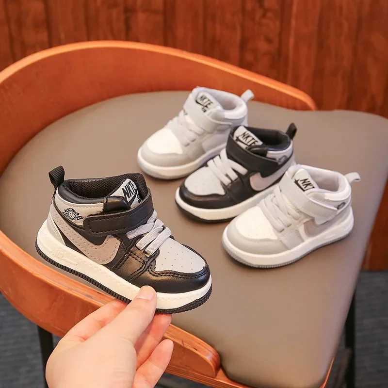 BoysGirls Flat ComfortableSneakersChildrens New Fashion Sneakers Velcro Casual Shoes Childrens High-top Non-slip Running Shoes D260323