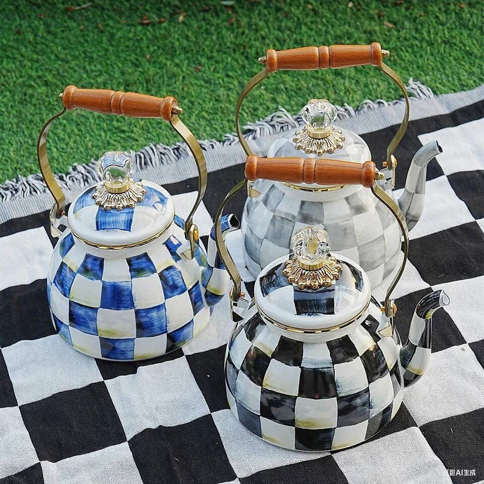 Classic Black And White Checkered Enamel Kettle With Wooden Handle And Diamond Shaped Lid 2.5L Large Capacity Tilted Spout All Season Kettle