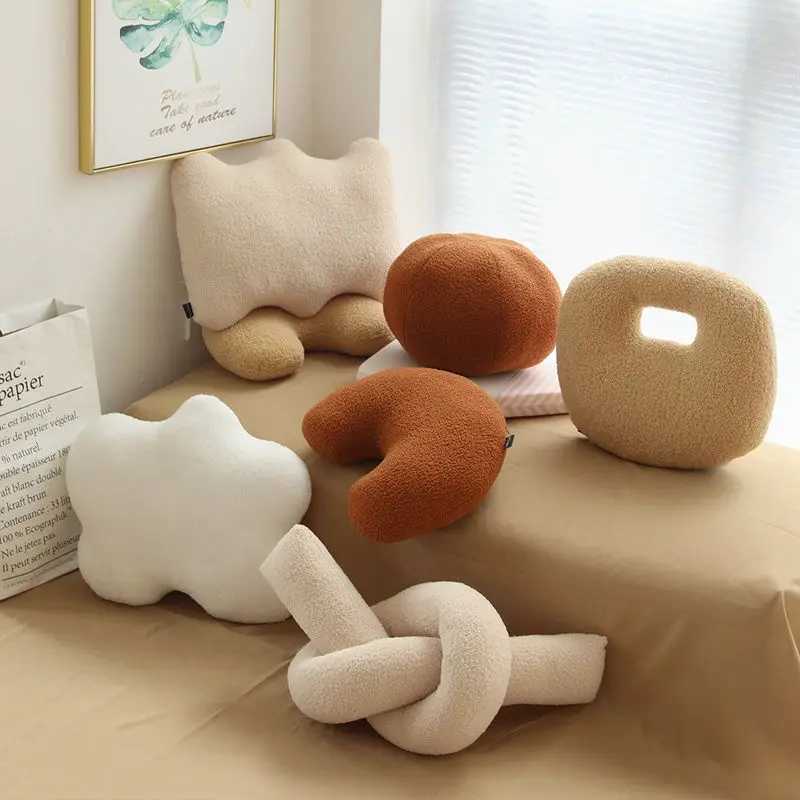 Textile City Nordic Ins 3D Teddy Velvet Geometric Shape Cloud Soft Comfy Circle Ball Pillow Sofa Cushion H260323
