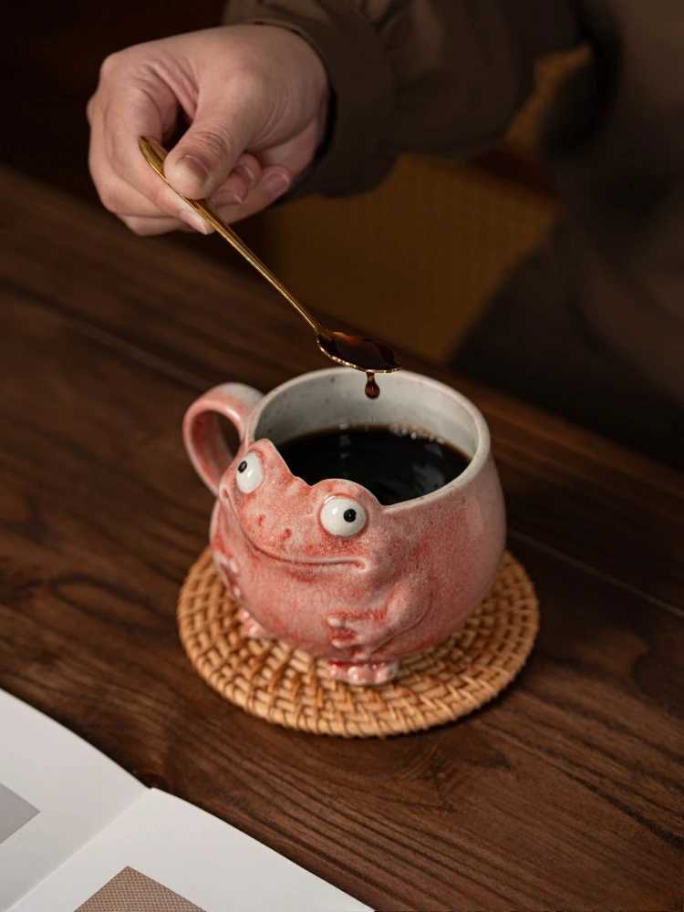 Frog Design Ceramic Mug with Spoon Cute Coffee Cup Gift Set for Office Home Use Vintage Style Drinkware Decor D260323