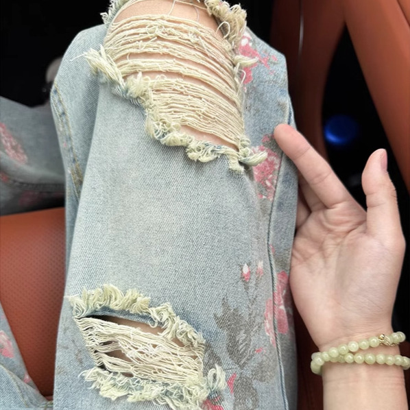 2026 New Designer Jeans Luxury Men's High Street Floral Print Distressed Loose Straight Leg Pants Fashion Trend Essential American Street Ripped 