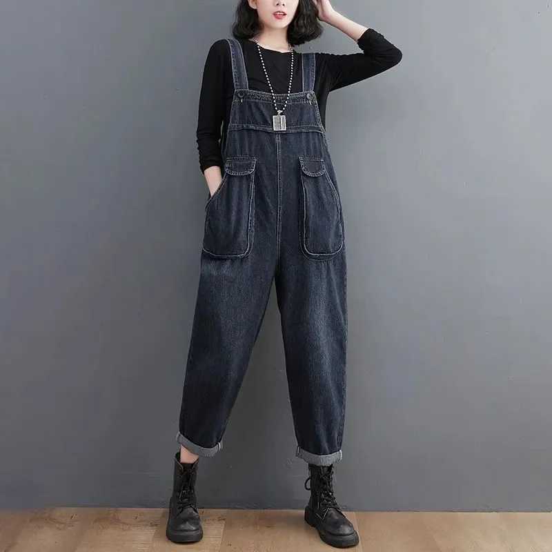 Korean version Denim Overalls Womens Autumn/winter 2025 New Solid color Large pocket Loose Straight Leg Jumpsuit Pants Female M260323