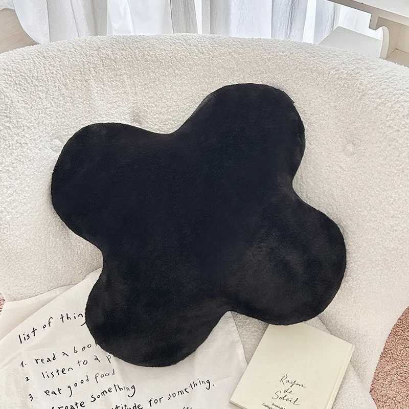 Nordic Simple Home Decoration Pillow Rabbit Fur Four-leaf Clover Plush Pillow Sofa Cushion Futon Floor Mat H260323