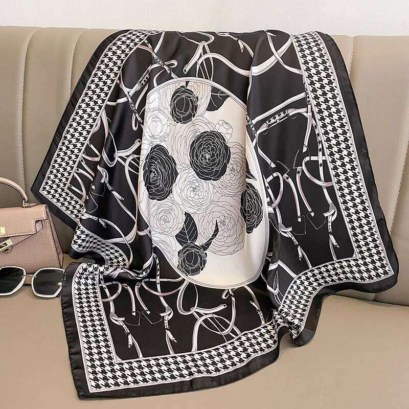 70*70Cm Letter Print Silk Scarf Women Hairbands New Elagant Floral Bandana Neck Kerchief Head Bands Foulard Female Scarfs