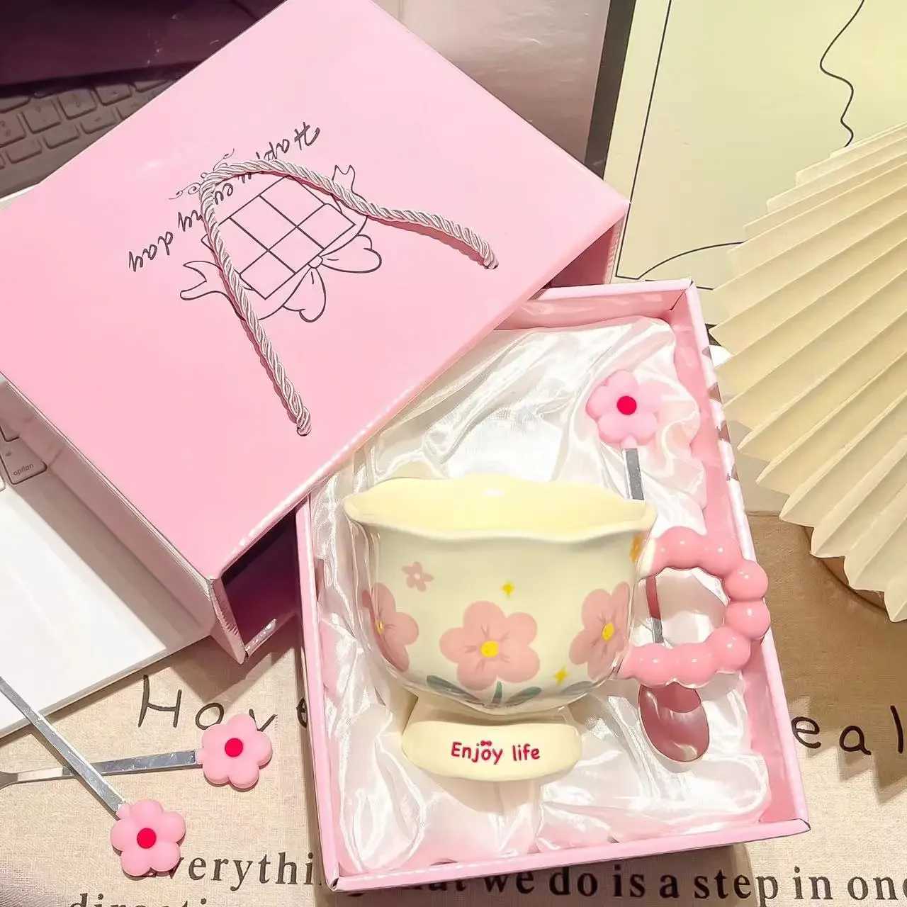 Girls Souvenir Coffee Mug Household Ceramic Cup High Quality Cup Mugs Coffee Miilk Cups Water Cup Birthday Gift Creative Flower D260323