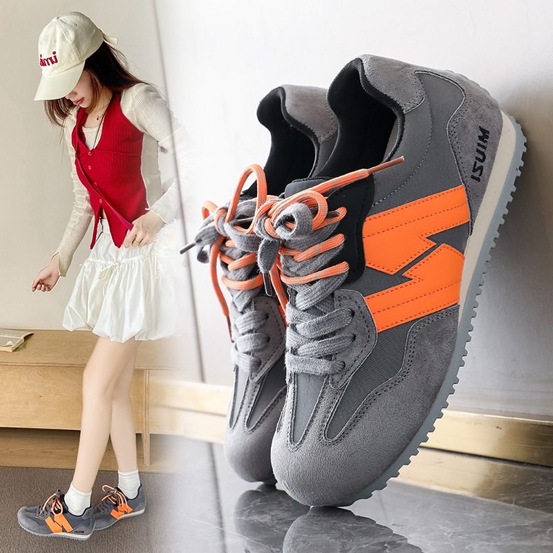2026 Hot casual and fashionable casual sports designer shoes retro breathable comfortable running sneakers for women