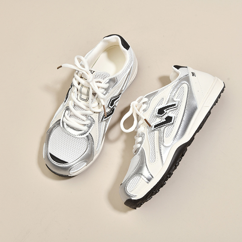 2026 New casual and fashionable versatile sports designer shoes retro breathable comfortable running sneakers for women