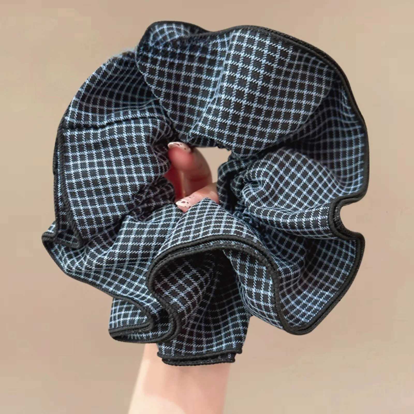 1PC Blue Plaid Large Scrunchie Fashionable Hair Accessory for Women Cute Hair Tie for Daily Wear H260324