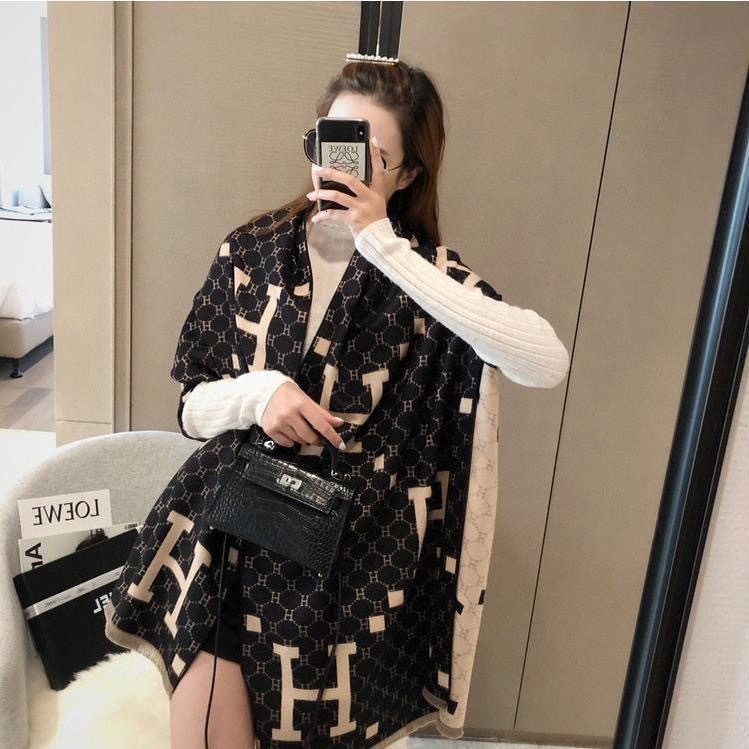 Women's Korean-style scarf with a cozy vibe, faux cashmere shawl, new autumn and winter warm outerwear, suitable for office naps and as a blanket