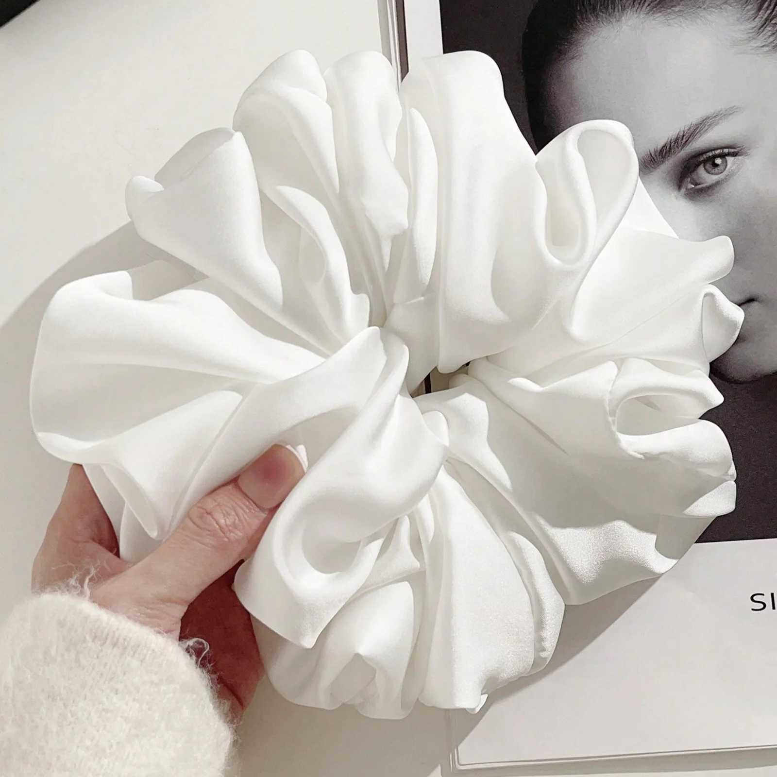 1pc White Faux Silk Super Large Fluffy High Elasticity Soft Smooth Texture Fashionable Casual Comfortable Wear All-Match Womens H260324