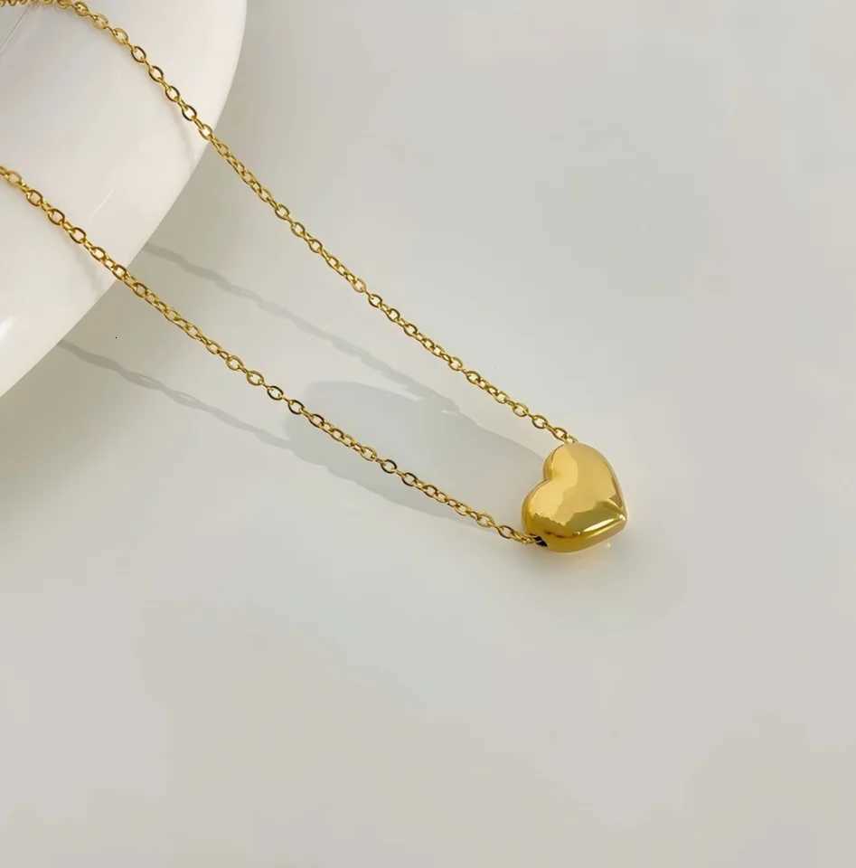 Fashion Minimalist 316L Stainless Steel Heart Shaped Pendant Necklace 18k Plated Gold Charm Jewelry Gift for Women H260324 - view 3