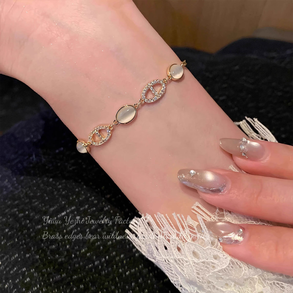 Stylish Cat-Eye Oval Bracelet Minimalist, Luxe-Chic Instagram-Worthy Jewelry Unique Designer Jewelry for Women's Day