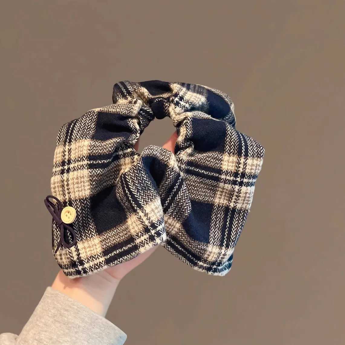 1PC Plaid Scrunchie With Button-Vintage Checkered Hair Tie For Women Autumn Winter Casual Fashion Accessory H260324