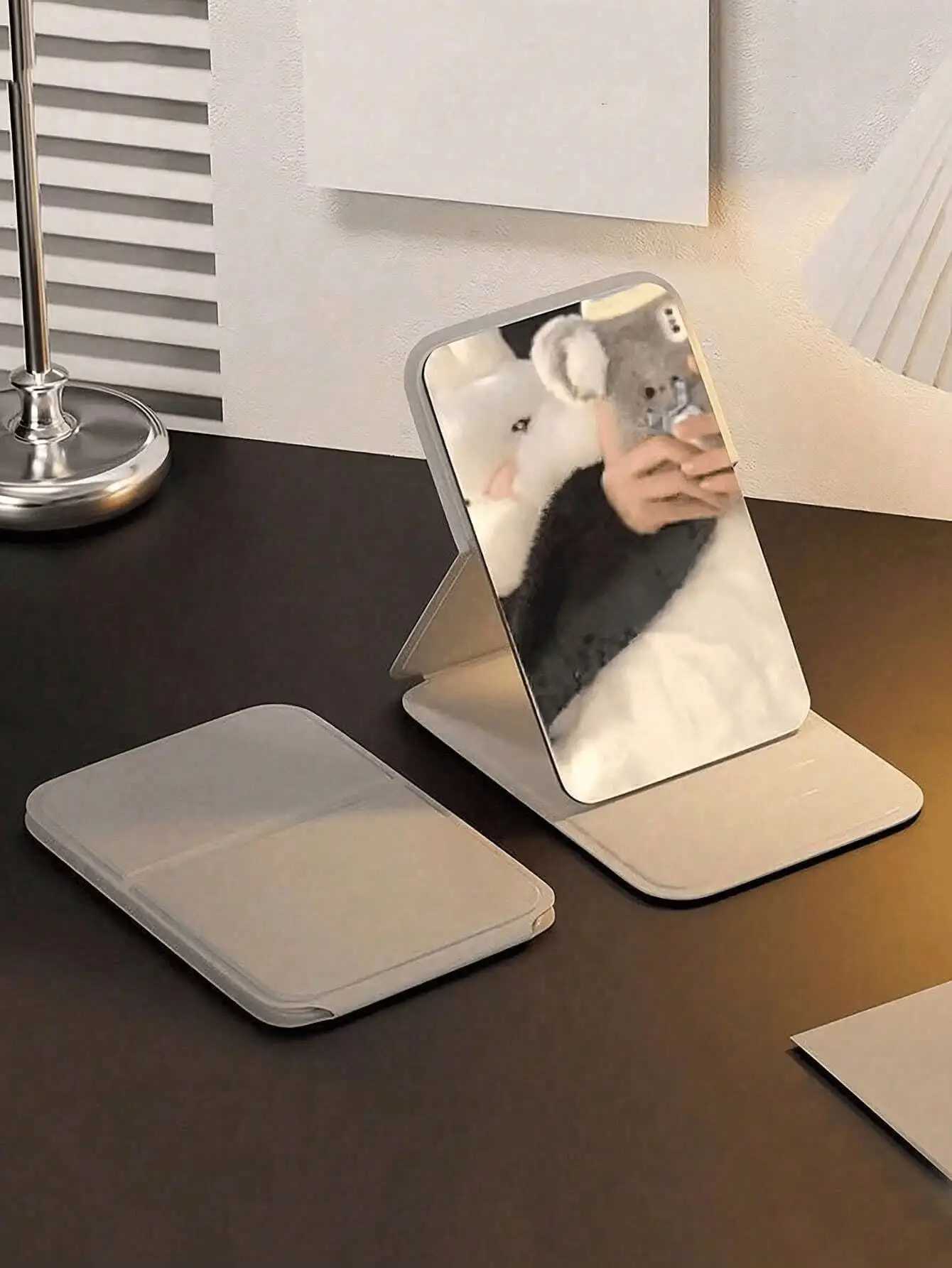 1PC Portable Makeup Mirror Made Of Polyurethane Leather Foldable Travel Mirror Suitable As Gift Travel Essential Cosmetics H260324